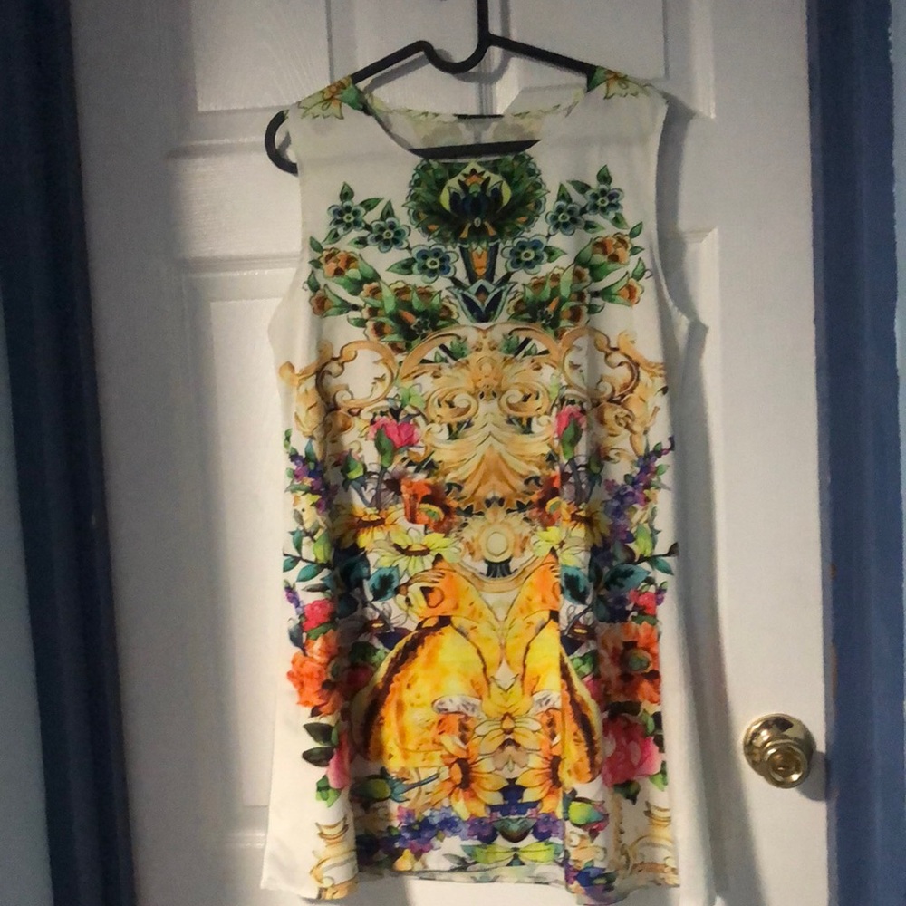 Dress size medium used only once very pretty non smoking make a offer